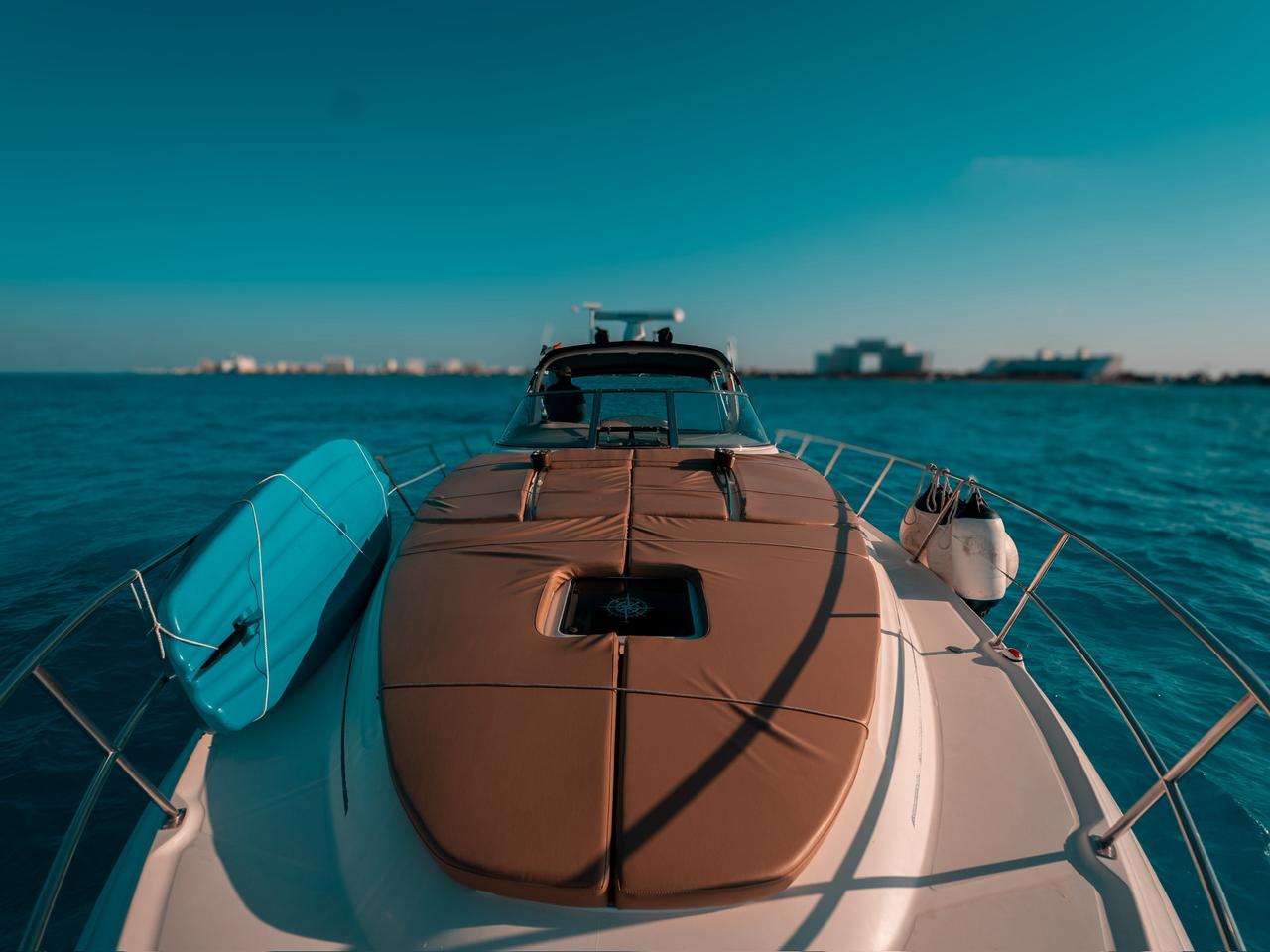 Charter a SeaRay 41 ft Sport Boat for Families and groups