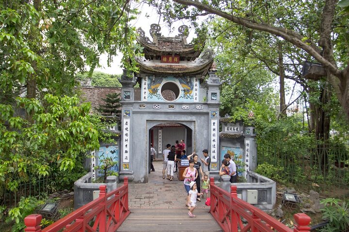 Combo Package Tour 4 Days : Hanoi Halong Bay and Ninh Binh