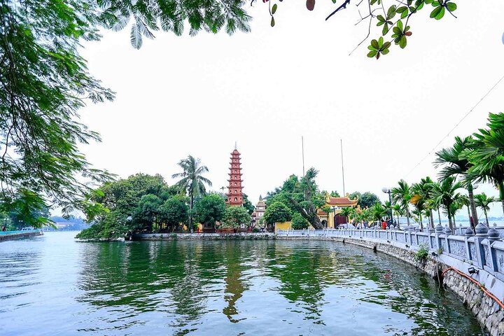 Combo Package Tour 4 Days : Hanoi Halong Bay and Ninh Binh