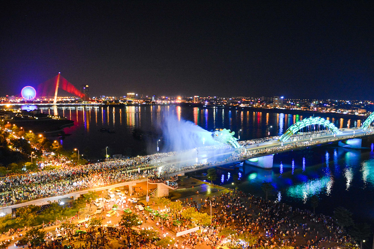 Da Nang: DA NANG SPARKLING NIGHT CRUISE EXPERIENCE