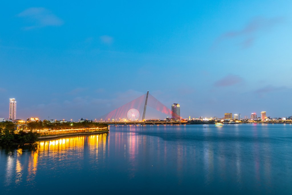 Da Nang: DA NANG SPARKLING NIGHT CRUISE EXPERIENCE