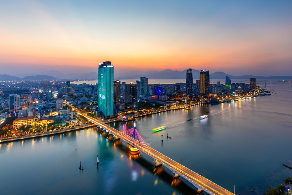 Da Nang: DA NANG SPARKLING NIGHT CRUISE EXPERIENCE