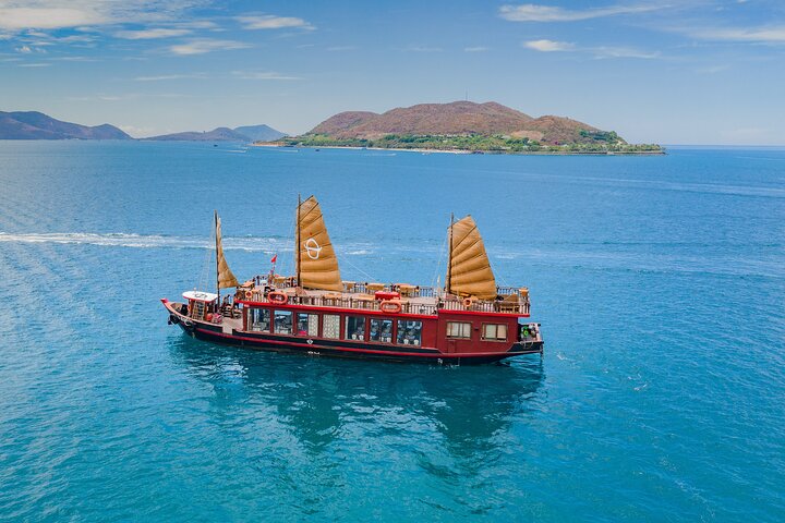 Day Cruise Exploring Nha Trang Bay｜Nha Trang