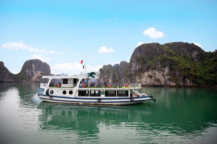 Day Trip to Bai Tu Long Bay: Uncover Hidden Gems and Explore Cave