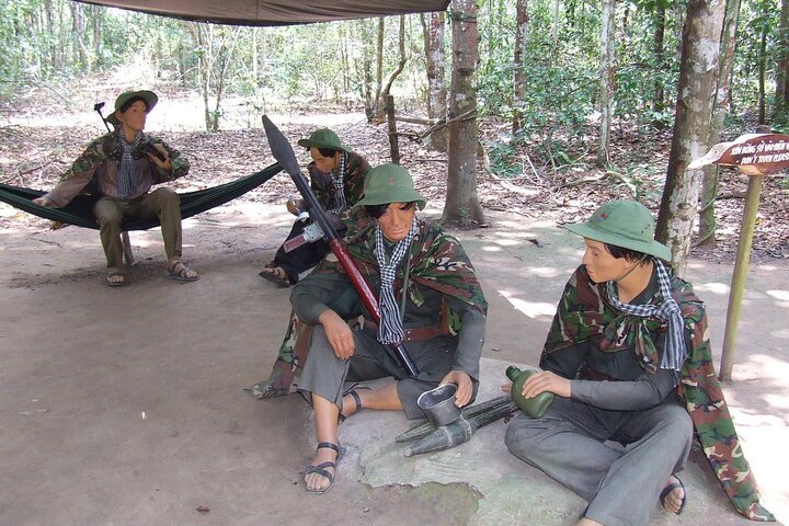 Deluxe Full Day Tour: Cu Chi Tunnels and Mekong Delta