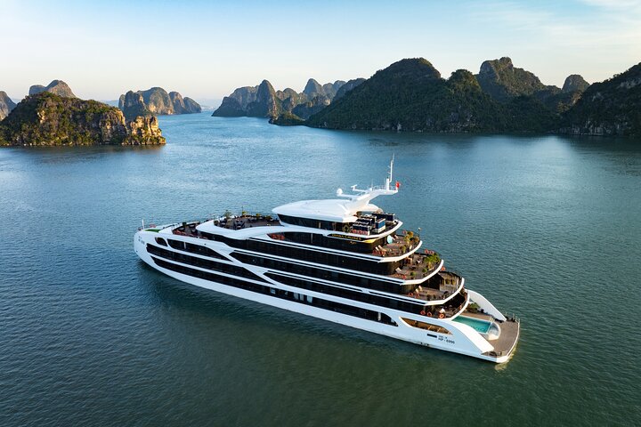Luxury Diana Cruise 5-Star: Explore Ha Long Bay 2 Days 1 Night