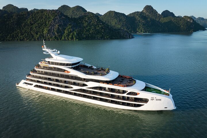 Luxury Diana Cruise 5-Star: Explore Ha Long Bay 2 Days 1 Night