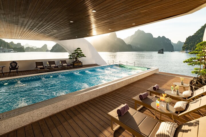 Luxury Diana Cruise 5-Star: Explore Ha Long Bay 2 Days 1 Night
