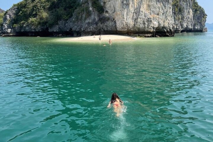 Discover Viet Hai Village by Bike & Kayak in Cat Ba Archipelago