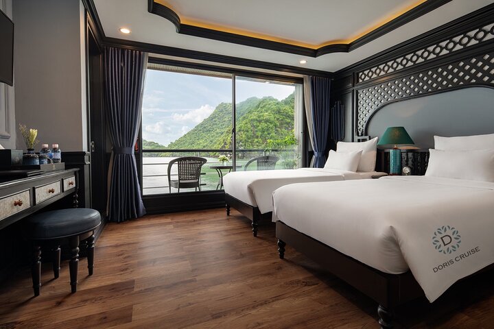 Doris Cruise - Luxury Overnight Cruise in Halong Bay & Lan Ha Bay (2D1N )