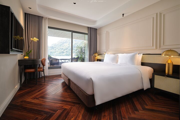 Elite of The Seas - 4 Days Unique Experience Cruise on Halong Bay & Lan Ha Bay