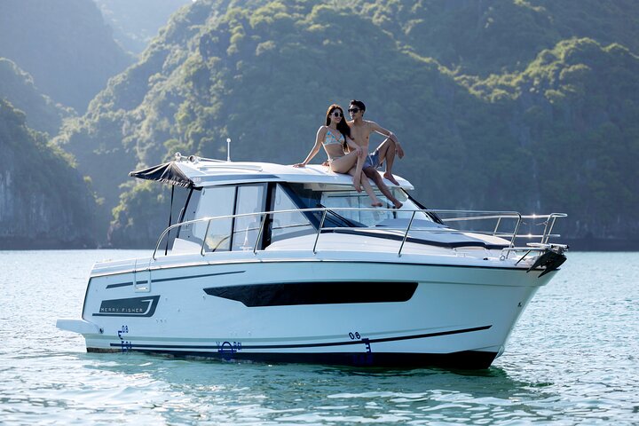 Exclusive 3-Hour Private Yacht Explore the Stunning of Halong Bay