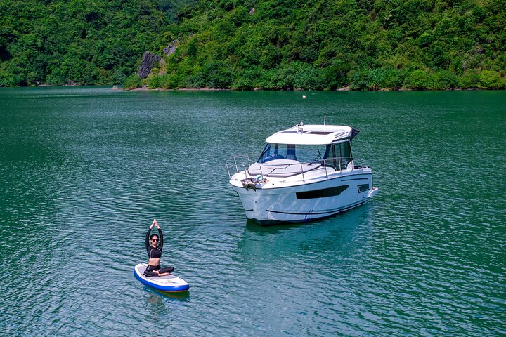 Exclusive 3-Hour Private Yacht Explore the Stunning of Halong Bay