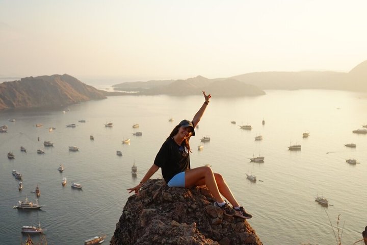 Exclusive Speed Boat Group Tour: One Day to Komodo Island