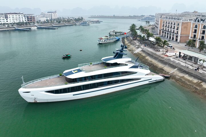 Explore Ha Long & Lan Ha Bay with Taliya 5-Star Cruise from Hanoi