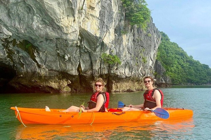 Explore Peaceful Bai Tu Long Bay in 3 Days with Renea Cruises