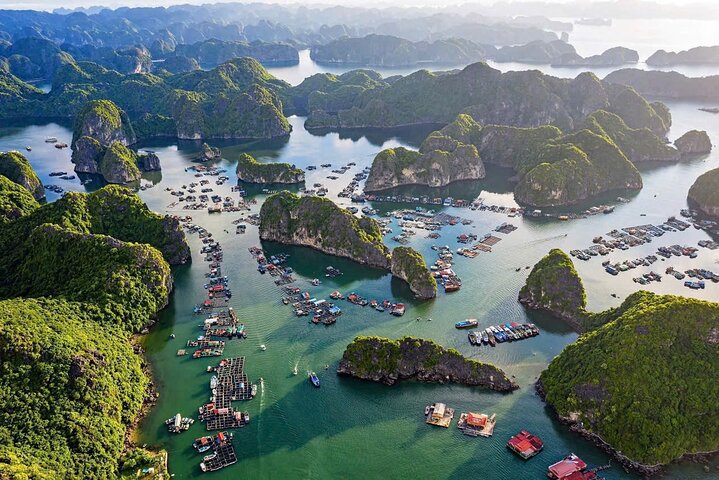 From Cat Ba: Luxury Sunset Cruise in Lan Ha Bay with kayaking