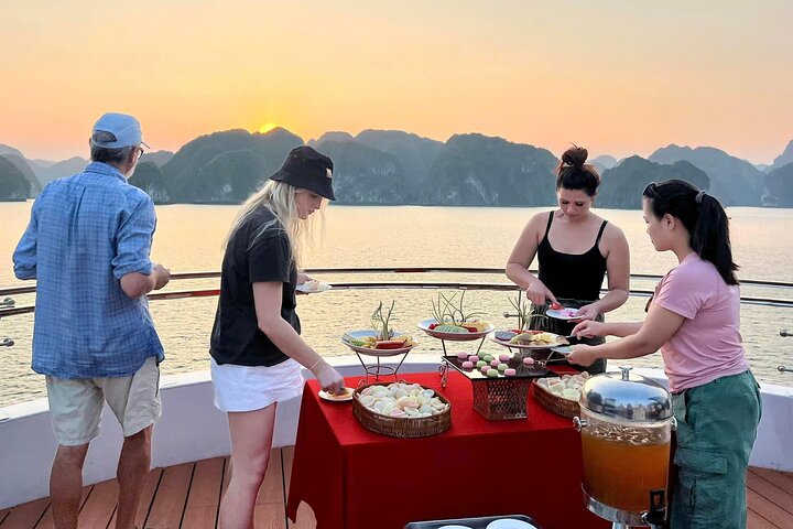 From Cat Ba: Luxury Sunset Cruise in Lan Ha Bay with kayaking