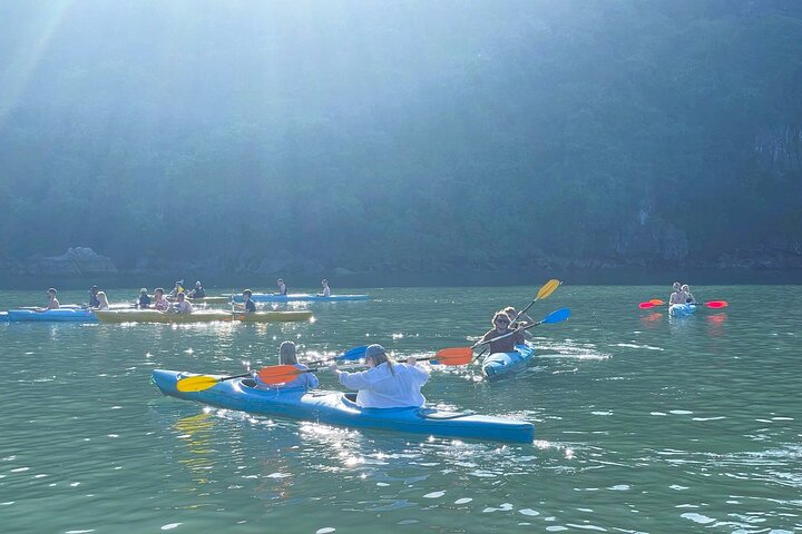 From Cat Ba: Luxury Sunset Cruise in Lan Ha Bay with kayaking
