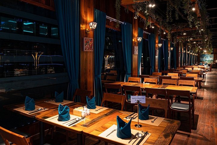 From Ha Long City: Dolphin 6-Star Luxury Day Cruise with Lunch