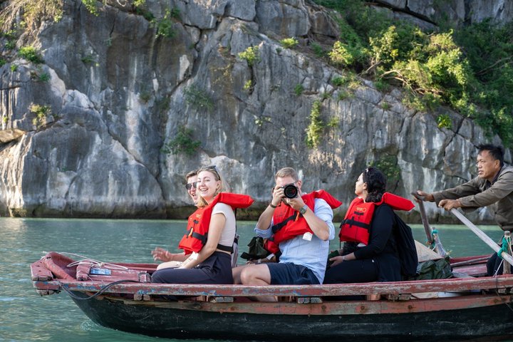 From Ha Long Port: 2-Day Garden Peak Cruise to Bai Tu Long Bay