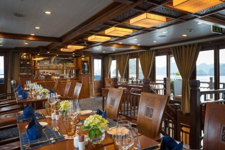 From Ha Long Port: 2-Day Garden Peak Cruise to Bai Tu Long Bay