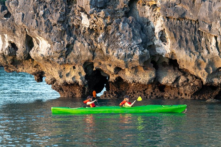 From Ha Long Port: 2-Day Garden Peak Cruise to Bai Tu Long Bay