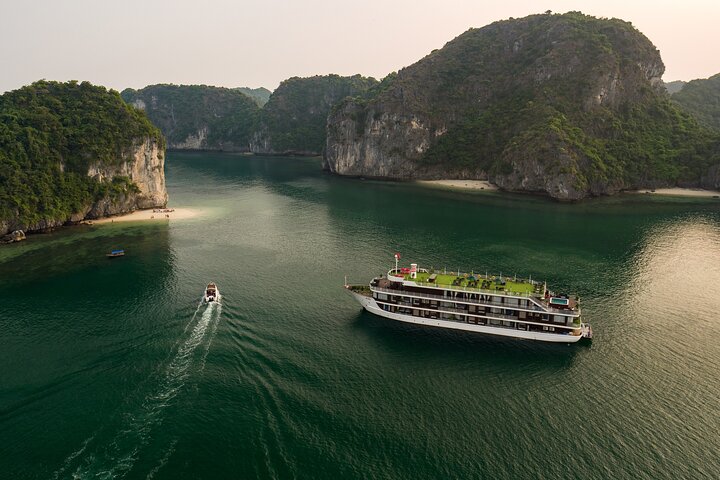 luxury cruise halong bay