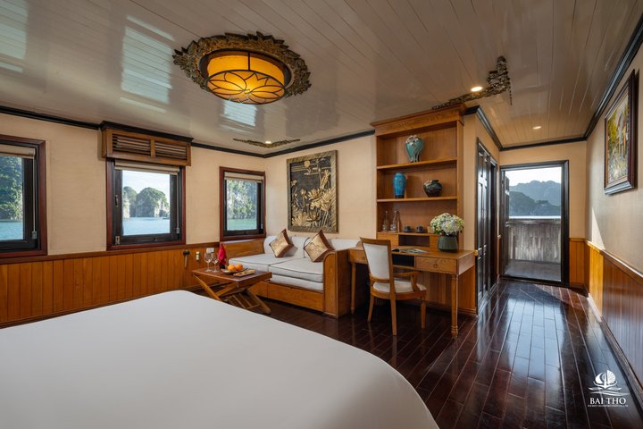 From Hanoi: 2-Day Treasure Junk Cruise in Bai Tu Long Bay
