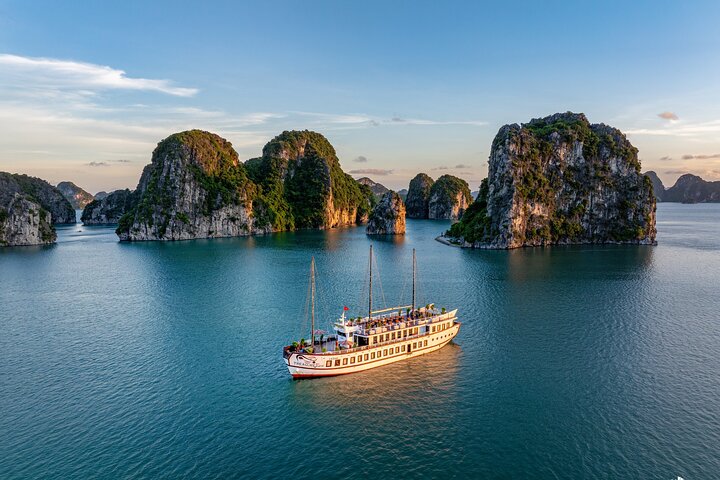 2-Day Treasure Junk Cruise Explore Hidden Gems of Bai Tu Long Bay