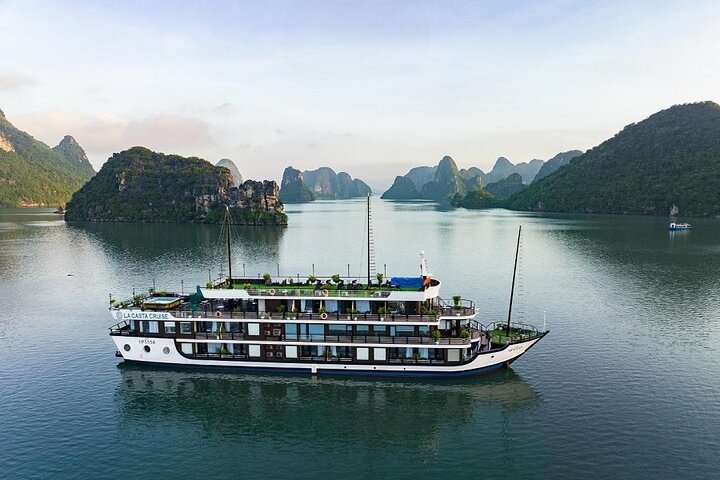 From Hanoi 3 Days Luxury Ninh Binh & Lan Ha Bay 5 Star Cruises