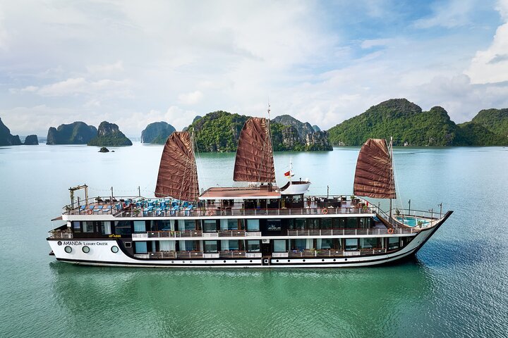 From Hanoi 3 Days Luxury Ninh Binh & Lan Ha Bay 5 Star Cruises