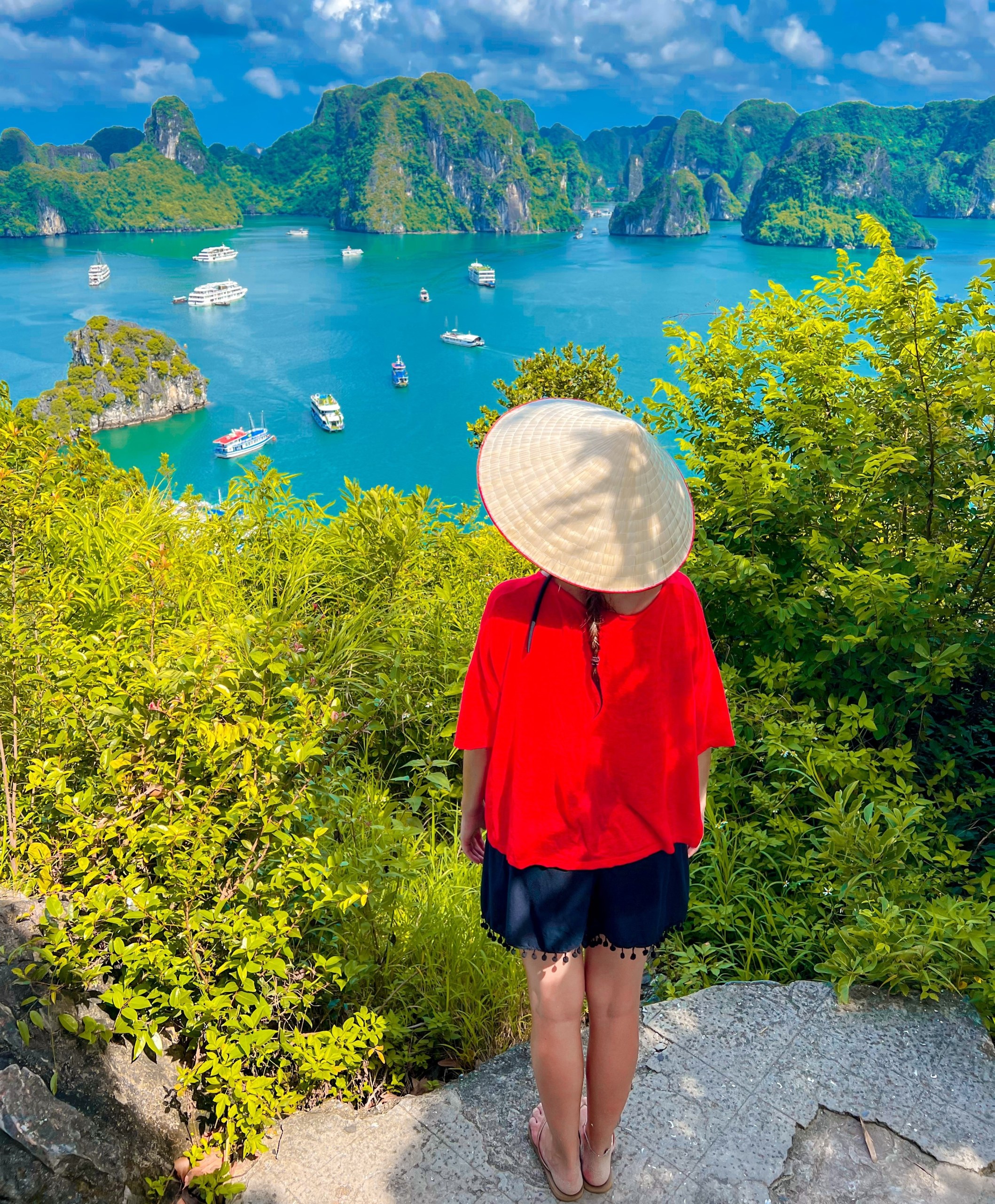 From Hanoi: Ha Long Bay Cruise & Bat Trang Village Day Tour