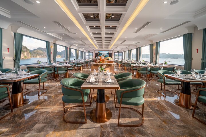 From Hanoi : Leona Cruise 5-star Halong Bay Day Trip
