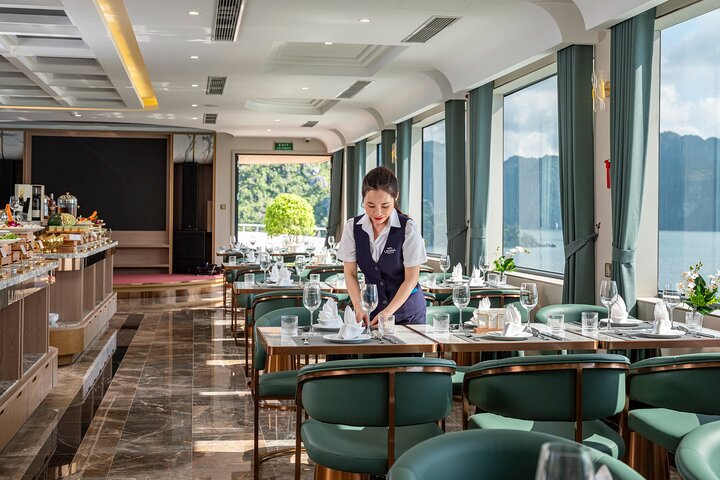 From Hanoi : Leona Cruise 5-star Halong Bay Day Trip