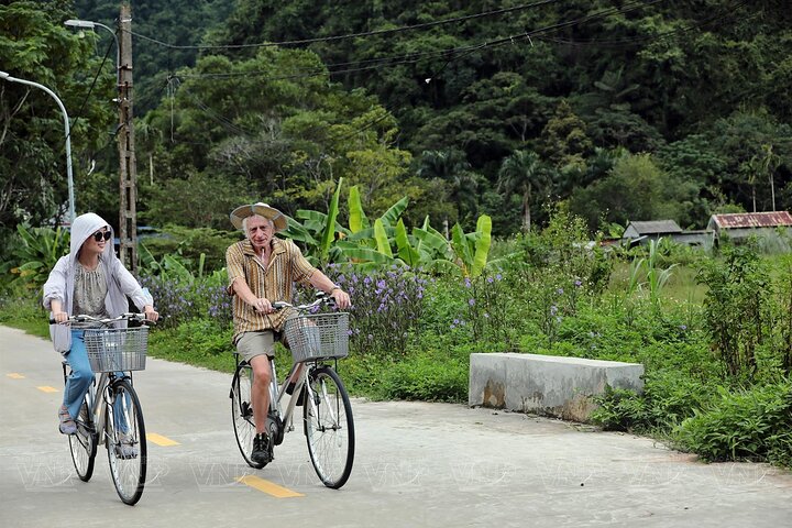 From Hanoi: Luxury Cruise explore Lan Ha Bay & Viet Hai Village