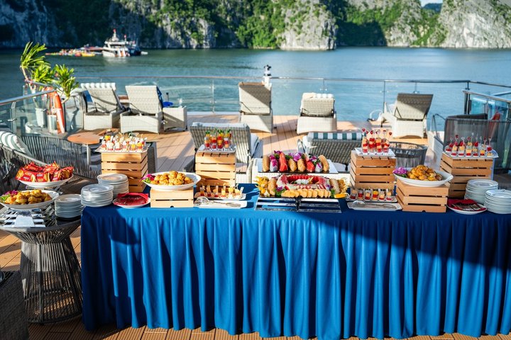 From Hanoi: Luxury Day Cruise to Cat Ba & Lan Ha Bay with Lunch