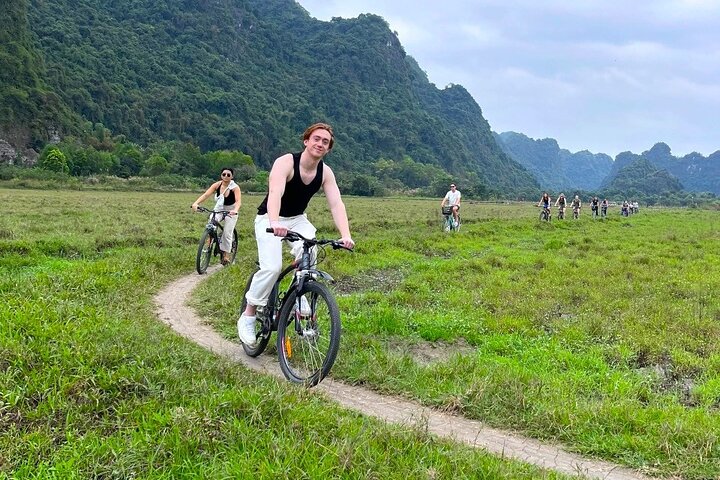 Premium Lan Ha Bay Day Cruise - Uncover Viet Hai Ancient Village