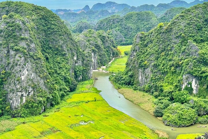 Hanoi Luxury Private Tour Mua Cave, Local family, Trang An,Hoa Lu