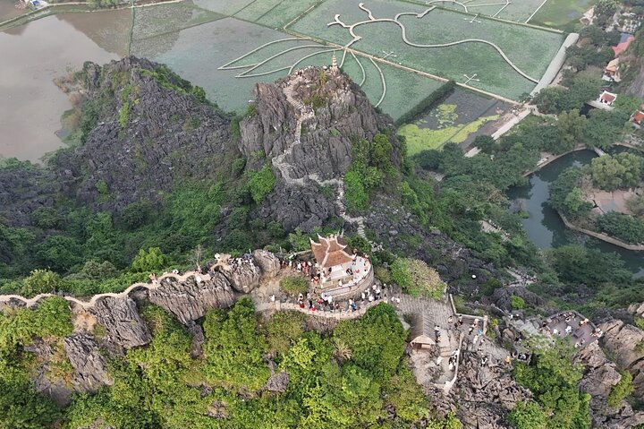Hanoi Luxury Private Tour Mua Cave, Local family, Trang An,Hoa Lu