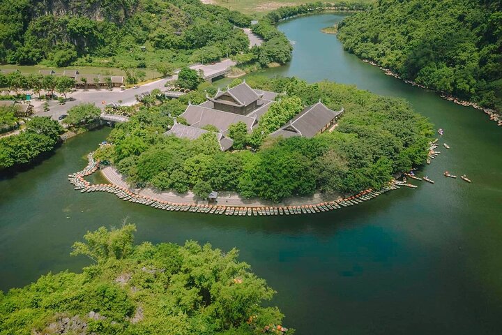 Hanoi Luxury Private Tour Mua Cave, Local family, Trang An,Hoa Lu