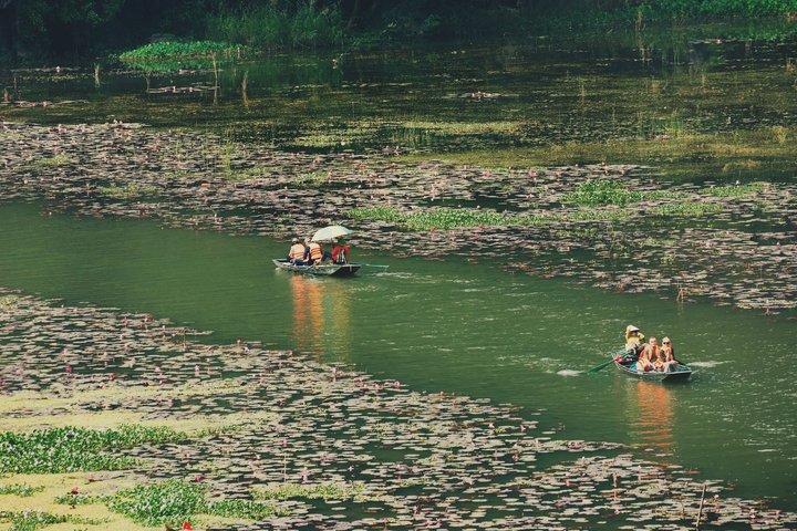 From Hanoi: Luxury Private Tour to Local Family, Tam Coc & Hoa Lu