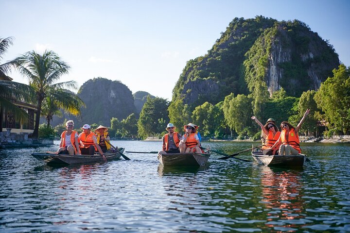 From Hanoi: Luxury Private Tour to Local Family, Tam Coc & Hoa Lu