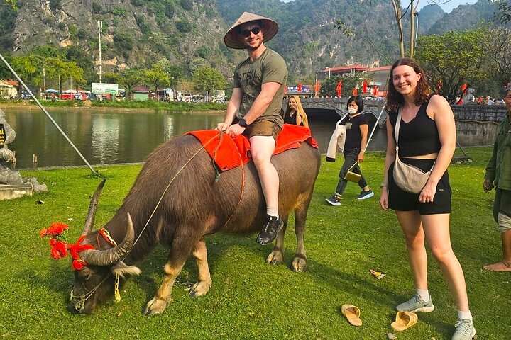 From Hanoi: Luxury Private Tour to Local Family, Tam Coc & Hoa Lu