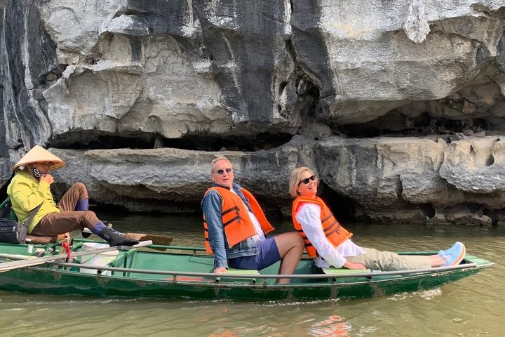 From Hanoi: Luxury Private Tour to Local Family, Tam Coc & Hoa Lu