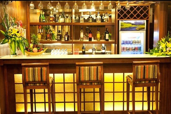 From Hanoi: Majestic Halong Bay 2D1N with Royal Palace Cruise