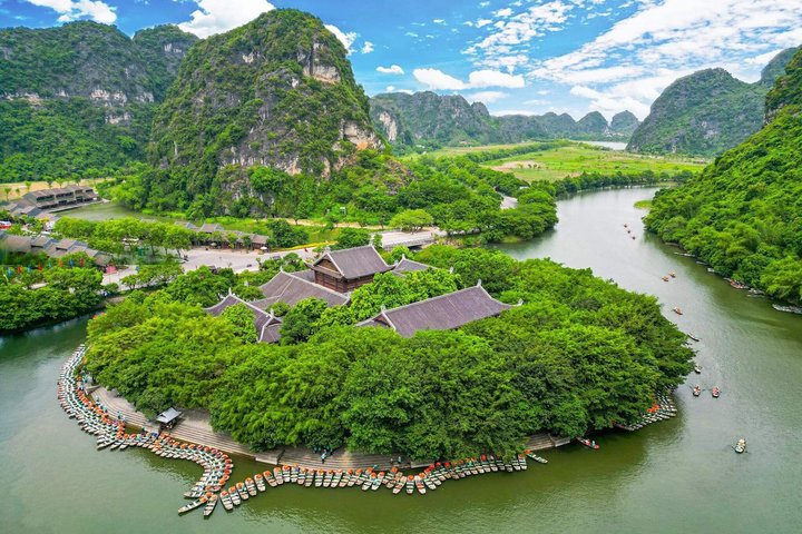 From Hanoi: Ninh Binh 1 Day Tour To Visit Bai Dinh & Trang An