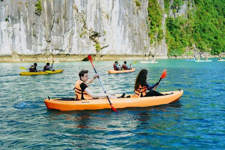 From Hanoi to Ninh Binh Tour and Ha Long Bay Cruise 2-Day Trip