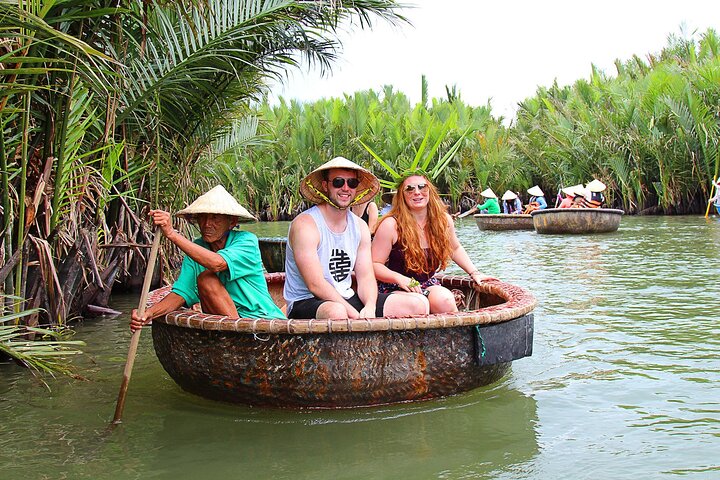 From Hoi An: Market Tour, Basket Boat Ride and Cooking Class
