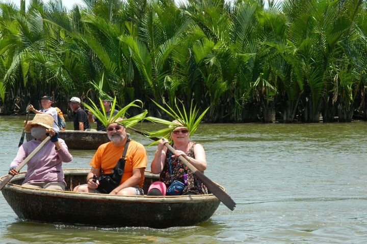 From Hoi An: Market Tour, Basket Boat Ride and Cooking Class